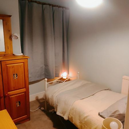 Cosy London Single Room ภายนอก รูปภาพ